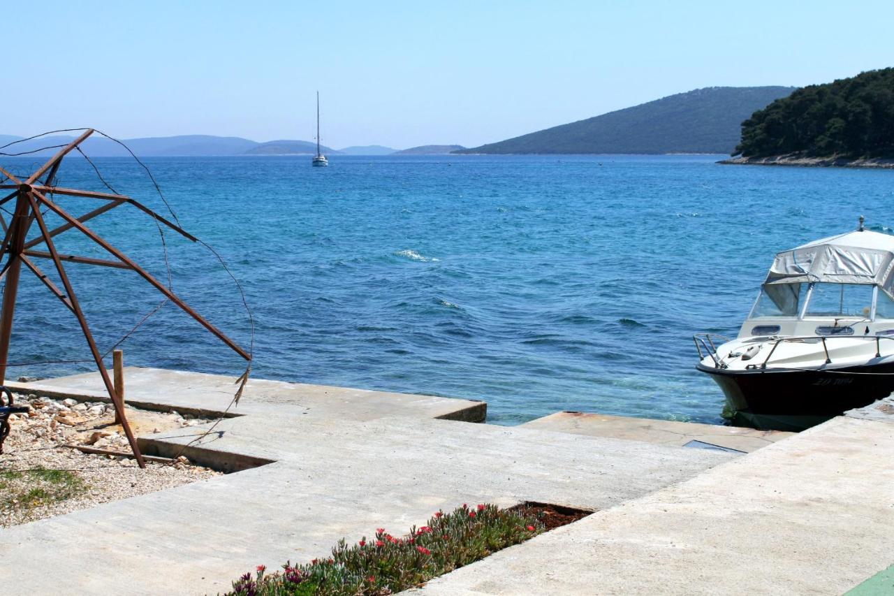 Apartments By The Sea Brgulje, Molat - 6241 Exteriör bild