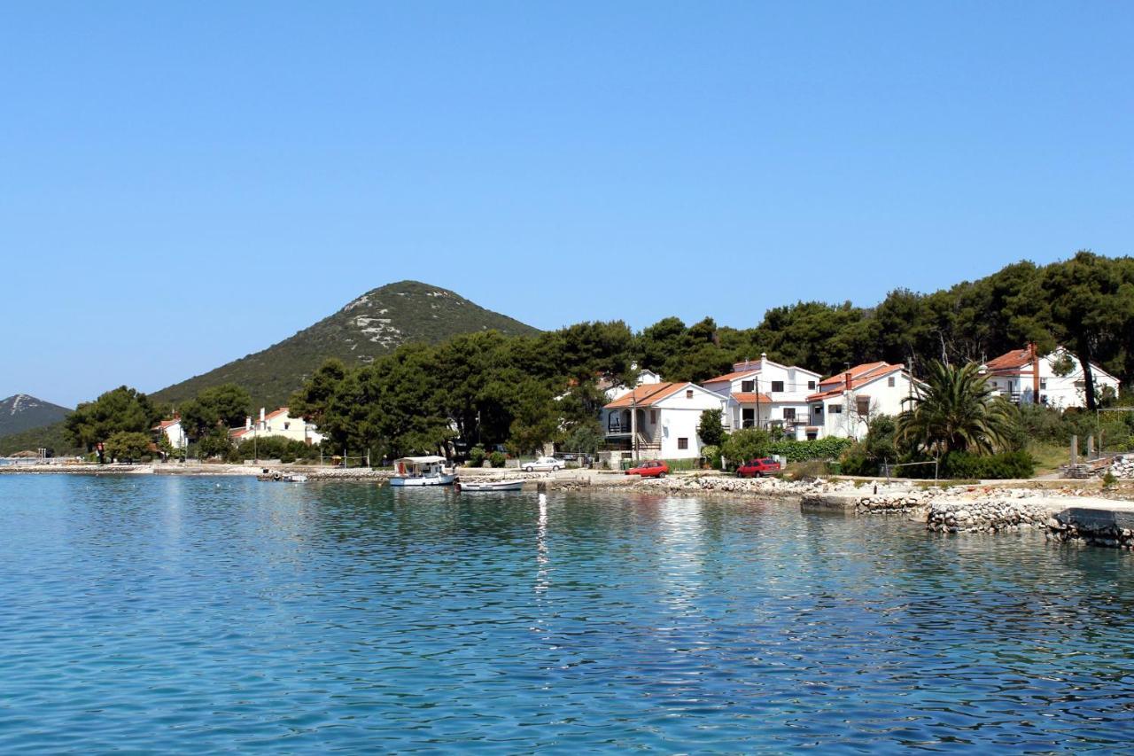 Apartments By The Sea Brgulje, Molat - 6241 Exteriör bild