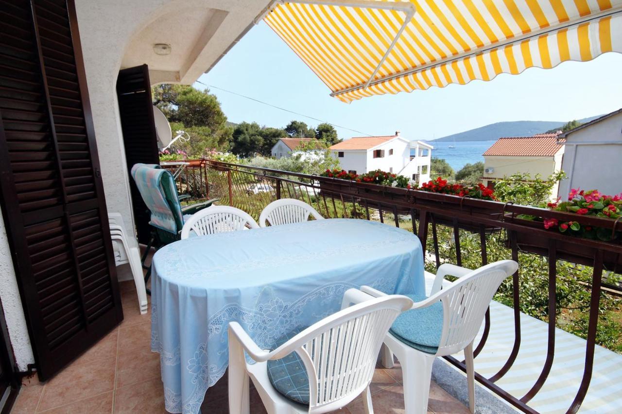 Apartments By The Sea Brgulje, Molat - 6241 Exteriör bild