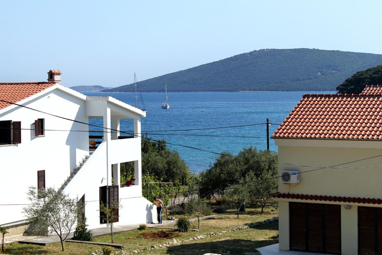 Apartments By The Sea Brgulje, Molat - 6241 Exteriör bild